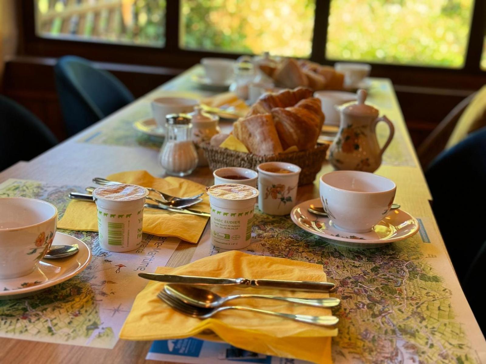 Auberge Du Val Au Cesne Saint-Clair-sur-les-Monts Kültér fotó